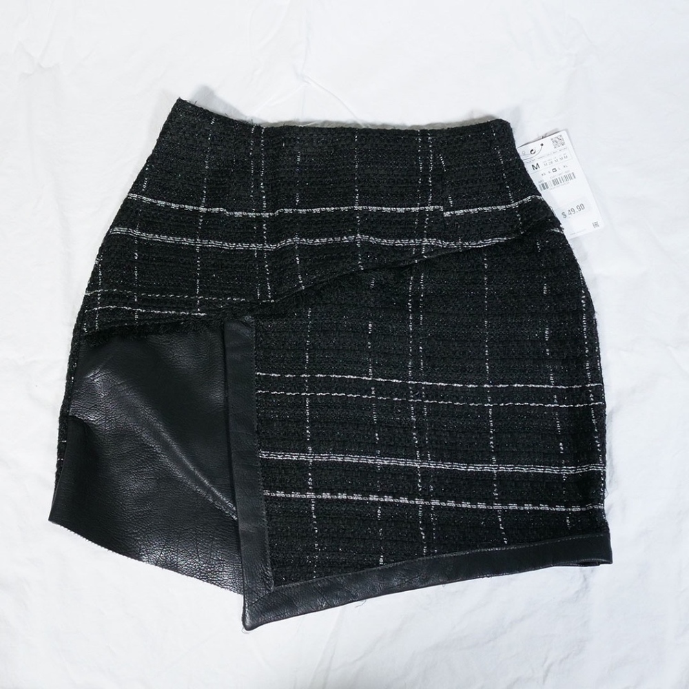 ZARA Contrasting Tweed Mini Skirt Black Size M